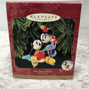 1997 Hallmark Mickey Mouse keepsake ornament new pair of skates Disney